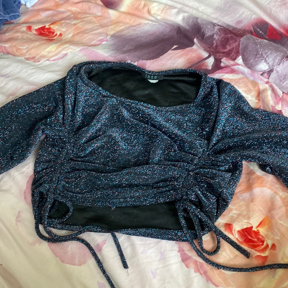 CROPPED TOP